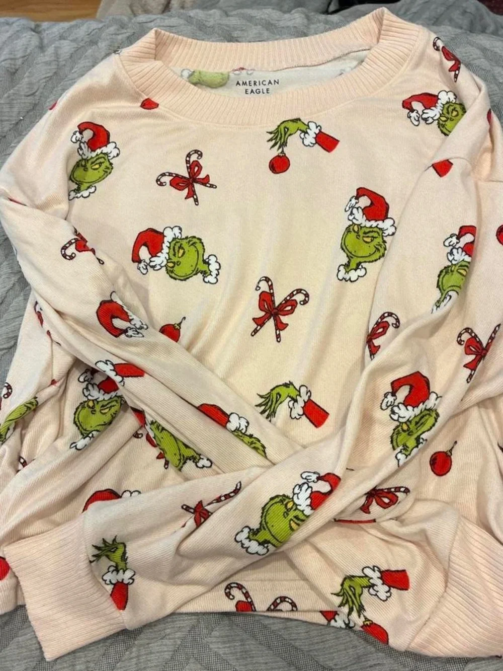 American Eagle Outfitters Kids Peach Grinch Holiday Pajama Top